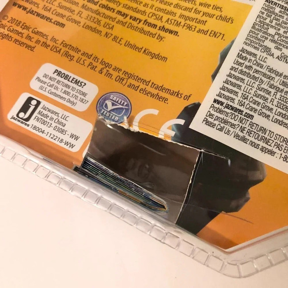 2018 Fortnite Bandolier Solo Mode  Action Figure Epic Games Damaged Box - Picture 7 of 16